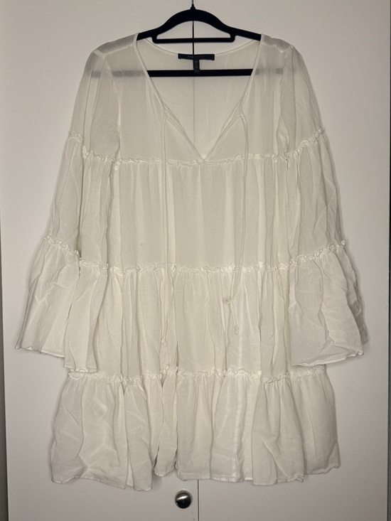 BCBGMaxAzria Dresses & Skirts - BCBGMaxAzria White Tiered Dress